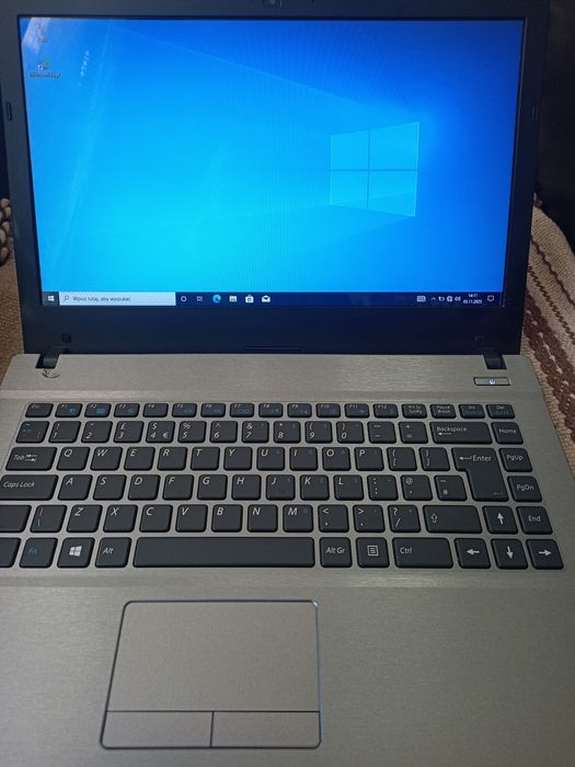 Laptop Asus Clevo , warto!