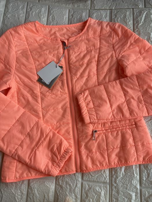 Курточка нова для підлітка або жінки xs s коралова яскрава легка