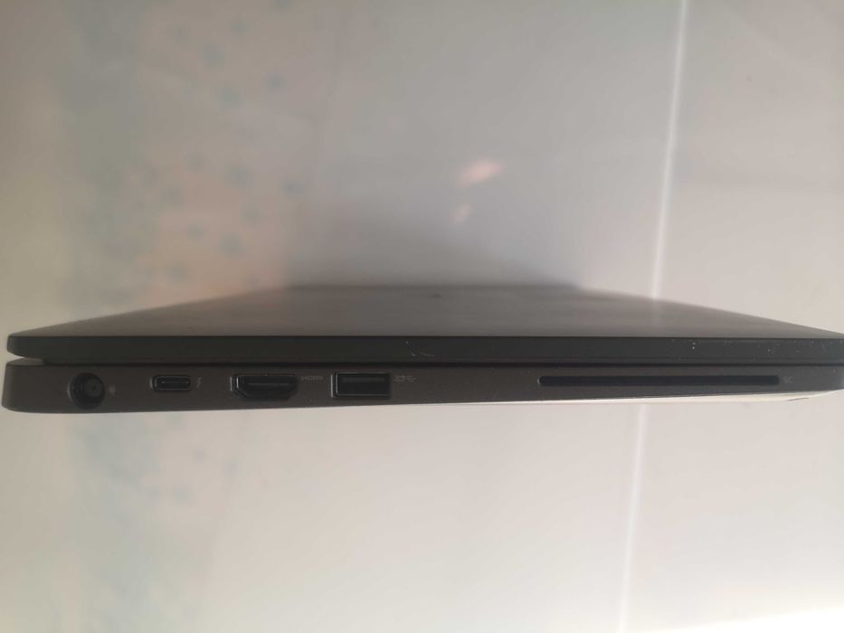 Laptop Dell Latitude 7300 z systemem Windows 11 bdb stan.