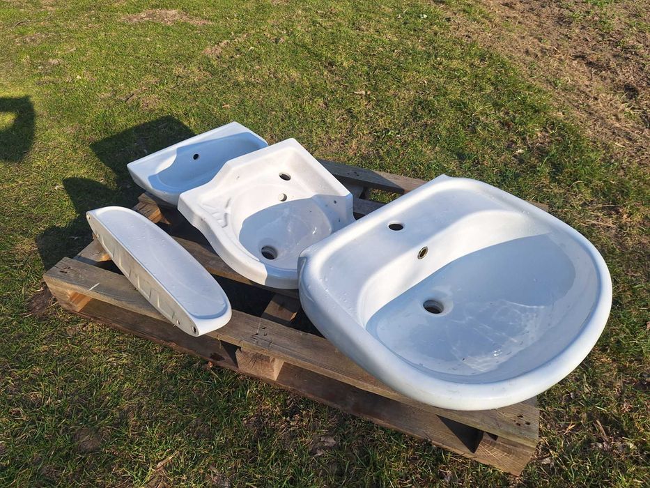 Nowe umywalki ceramiczne 40cm, 37cm (narożna).