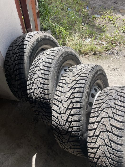 Продам зимові шини з дисками комплектом