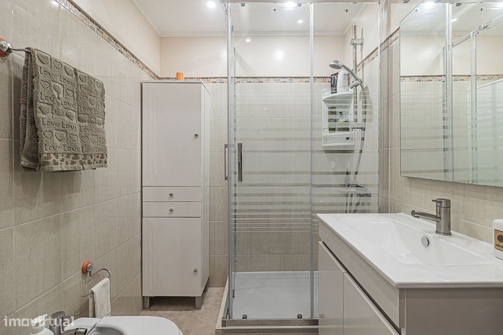 Apartamento T2 em Amora - Cruz de Pau