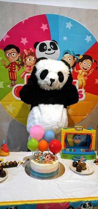 Alugo fato mascote Panda (muito idêntico ao do Panda e os Caricas)