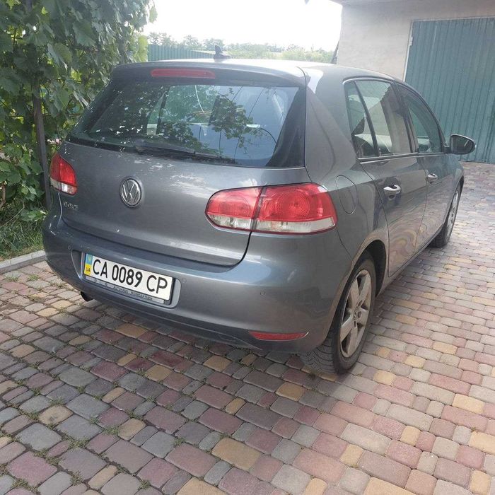 Автомобіль Volkswagen Golf 2010