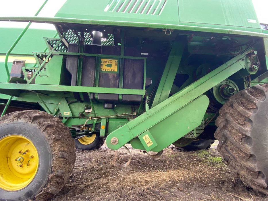 Комбайн John Deere 1550