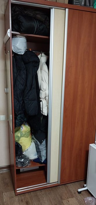 Продам шафу купейну