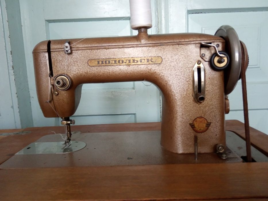 Продам швейную машинку "Подольск"