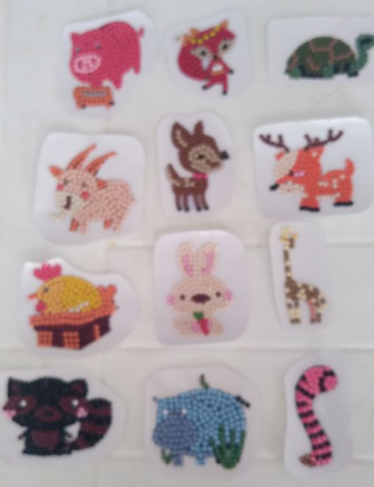 Autocolantes feitos em diamond painting