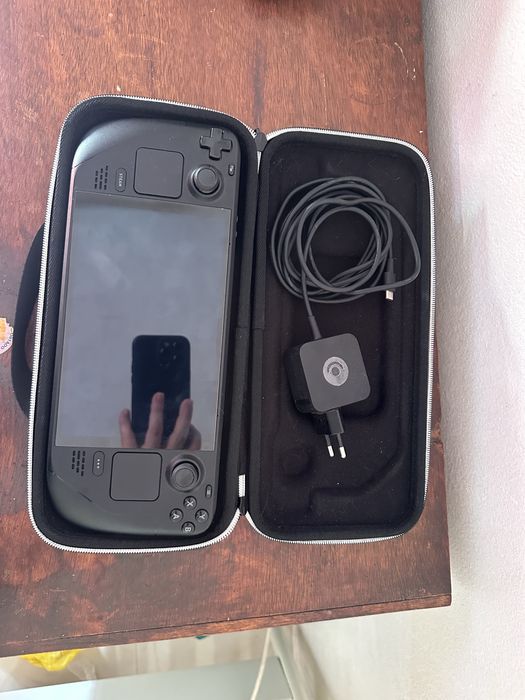 Steam Deck Oled.