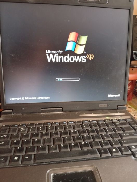 Stary Laptop compaq evo n620c Windows XP