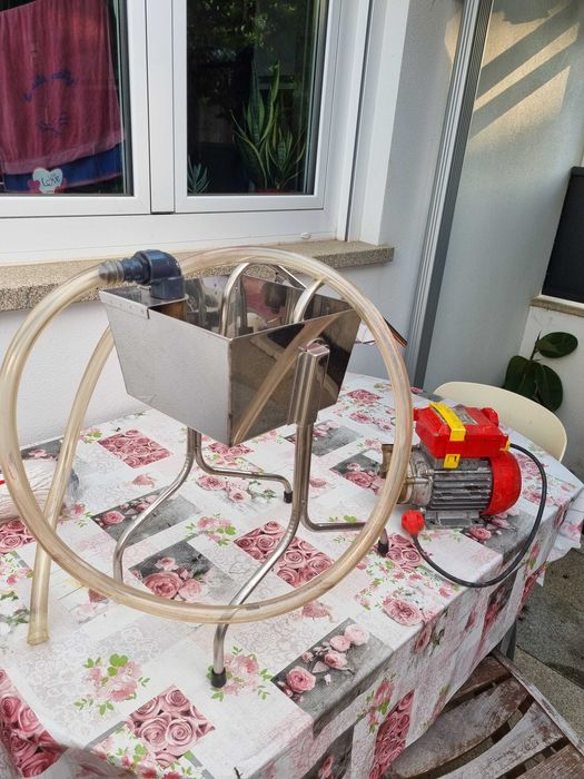 Enchedor de garrafas e eletrobomba