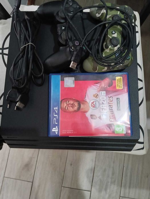 Venda PlayStation 4 1TB