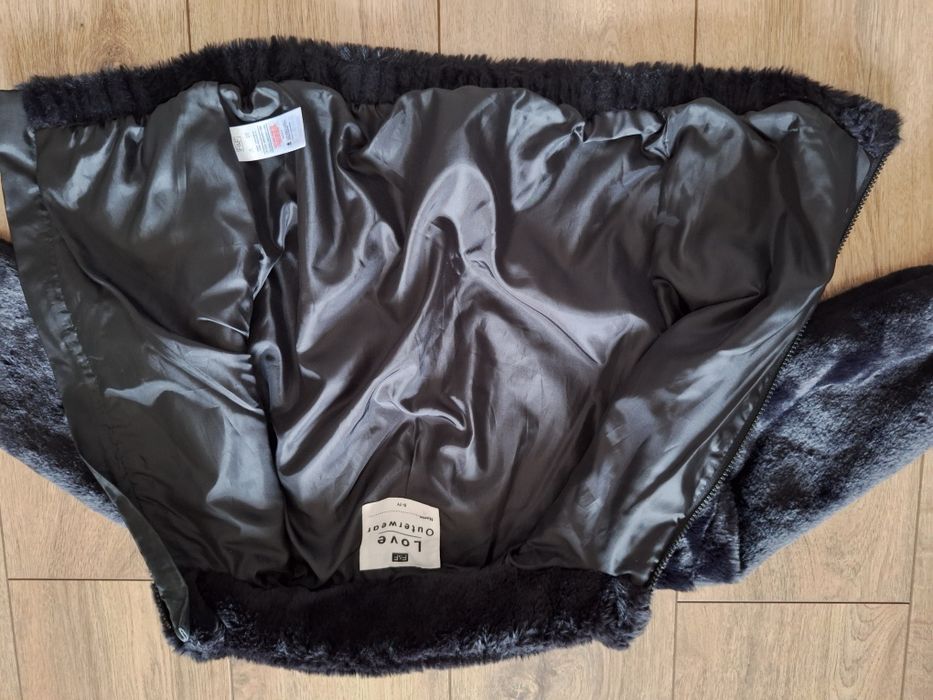 Czarna kurta futerko bomberka 122