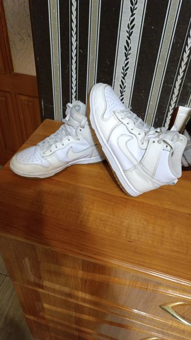 Кросівки Nike в гарному стані