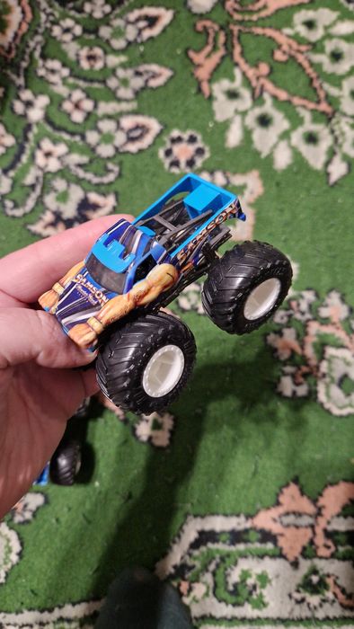 Монстер траки hot wheels машинки