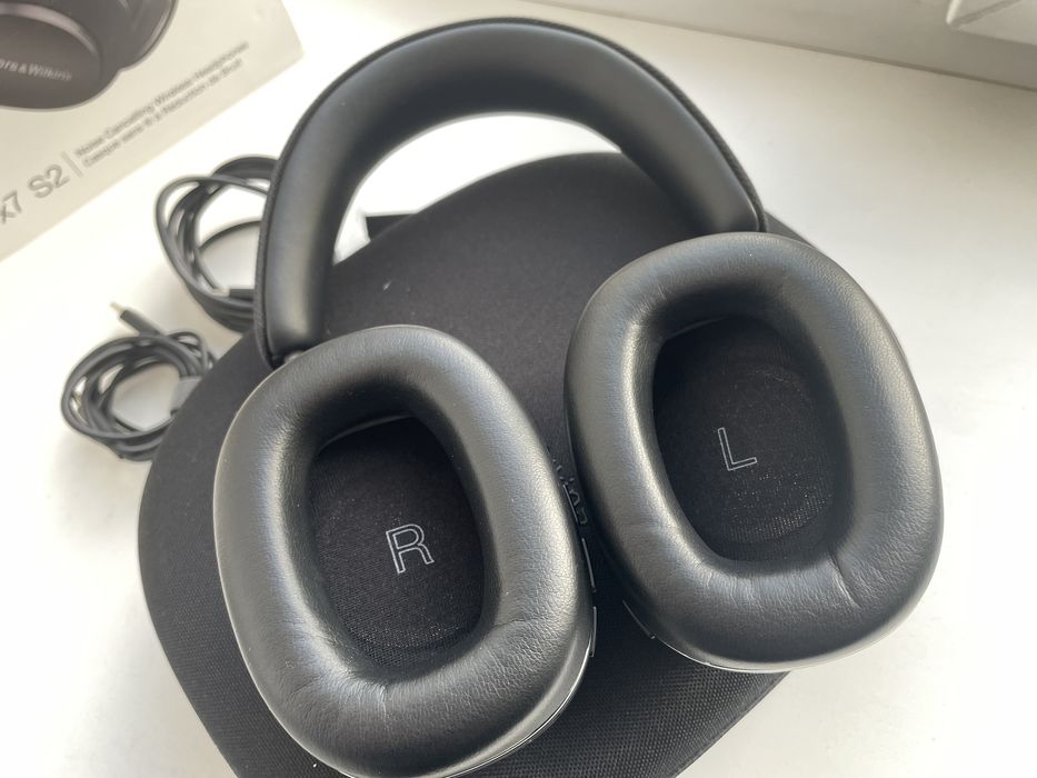 Bowers & Wilkins PX7 S2 .Нові бездротові преміальні навушники .