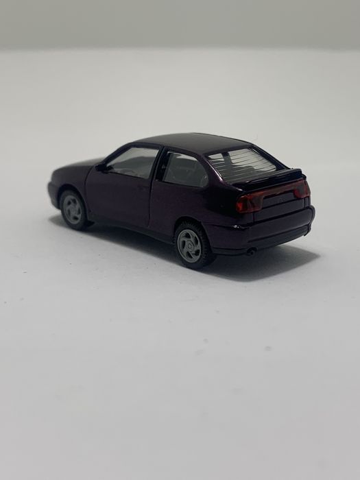 Seat Cordoba da marca Herpa escala 1/87