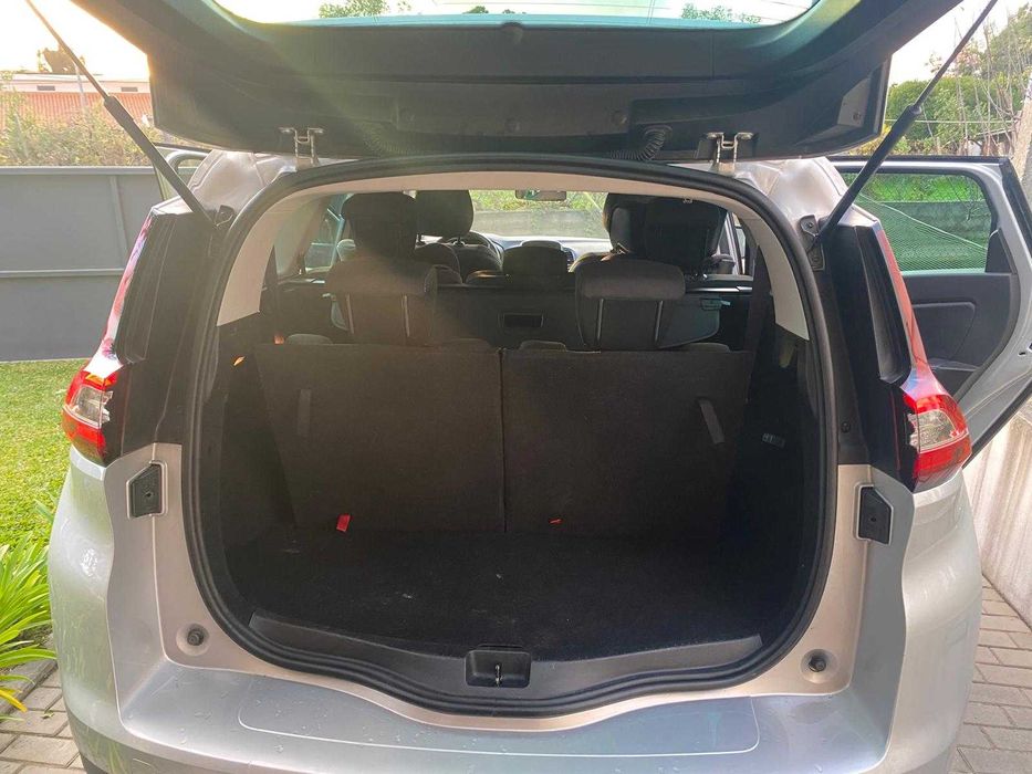 Renault Grand Scénic 1.7 Blue dCi 120cv – 7 Lugares – 2019
