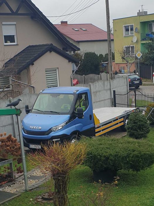 Iveco DAILI 35/180 Z fabrycznymi poduszkami. NOWYM NAJAZDEM STAN BDB