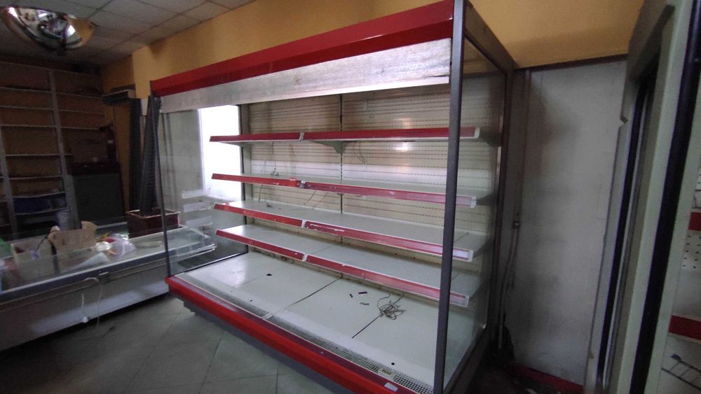 продам холодильную витрину