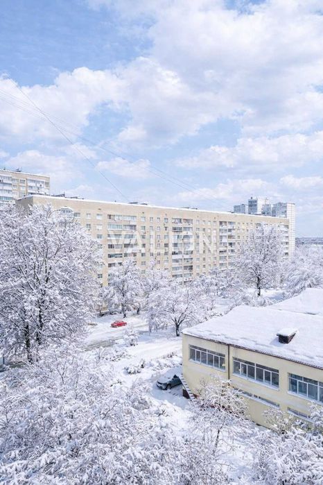 Продаж Без%. 3к квартира з частковим ремонтом вул. Дениса Антіпова 3/5