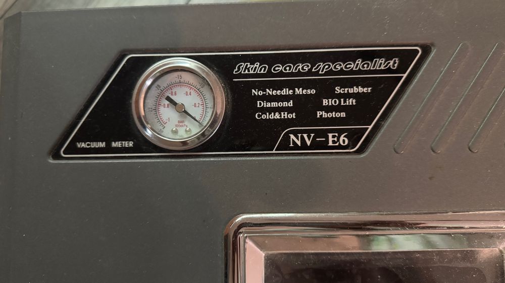 Косметологічний апарат 6в1 NV-E6 — для обличчя і тіла, Б/У