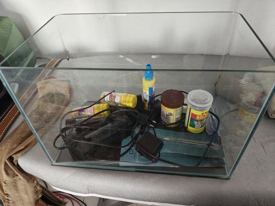 Vendo aquário completo
