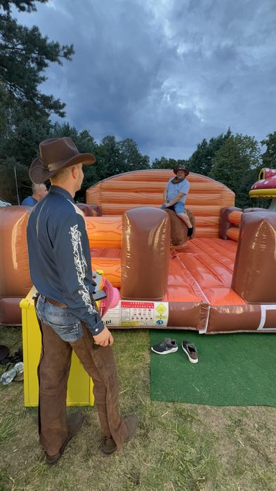 Byk rodeo | Dmuchańce, animacje  warsztaty, piana party, fotobudka