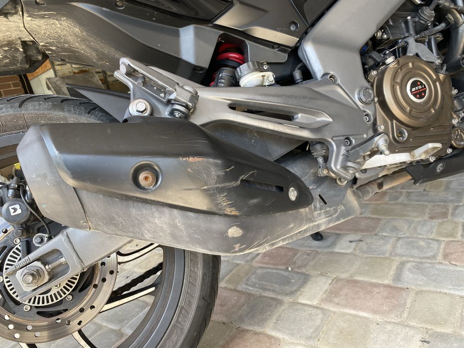 Мотоцилк Bajaj Dominar 400