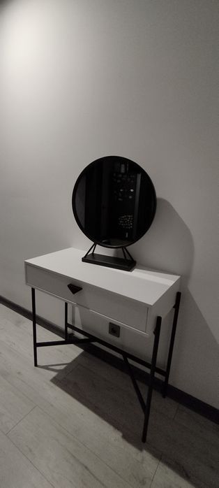 Lustro na toaletkę