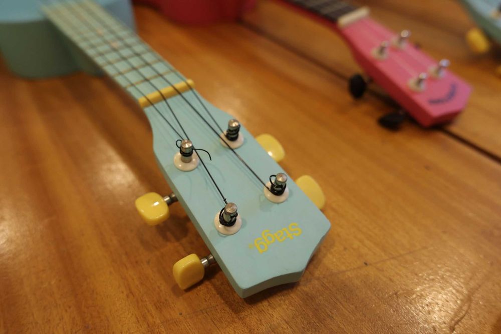 Ukuleles usados em bom estado.