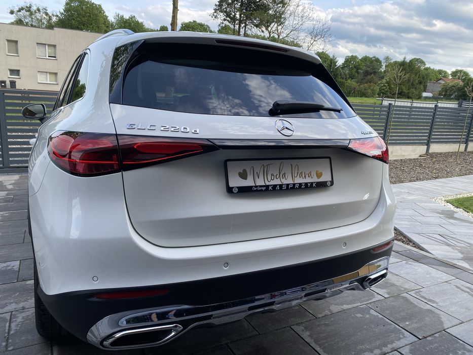 Mercedes GLC Biała perła Samochód do ślubu wraz z kierowcą