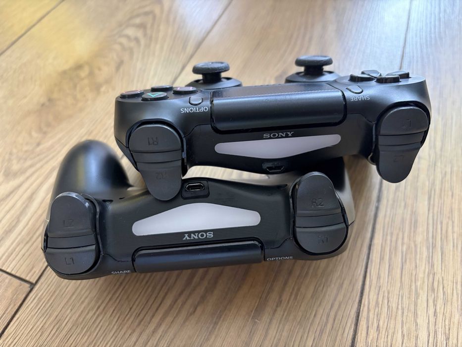 PlayStation 4 używana, chodzi jak nowa