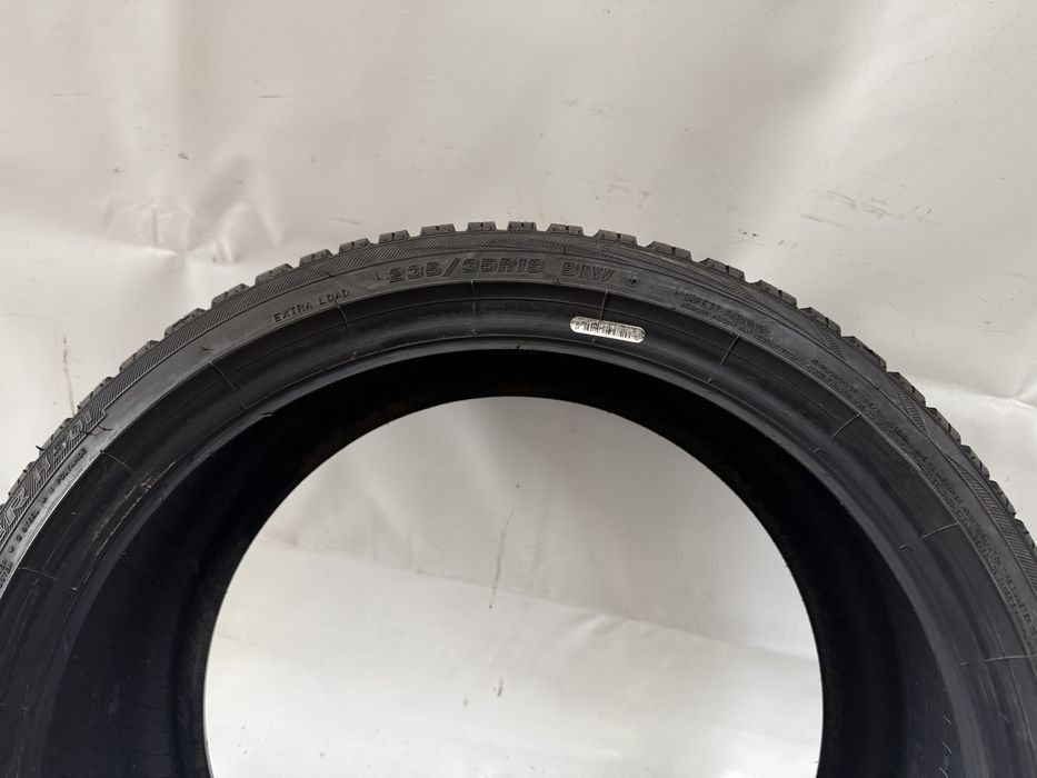 255/35/19 EuroWinter HS01 91W