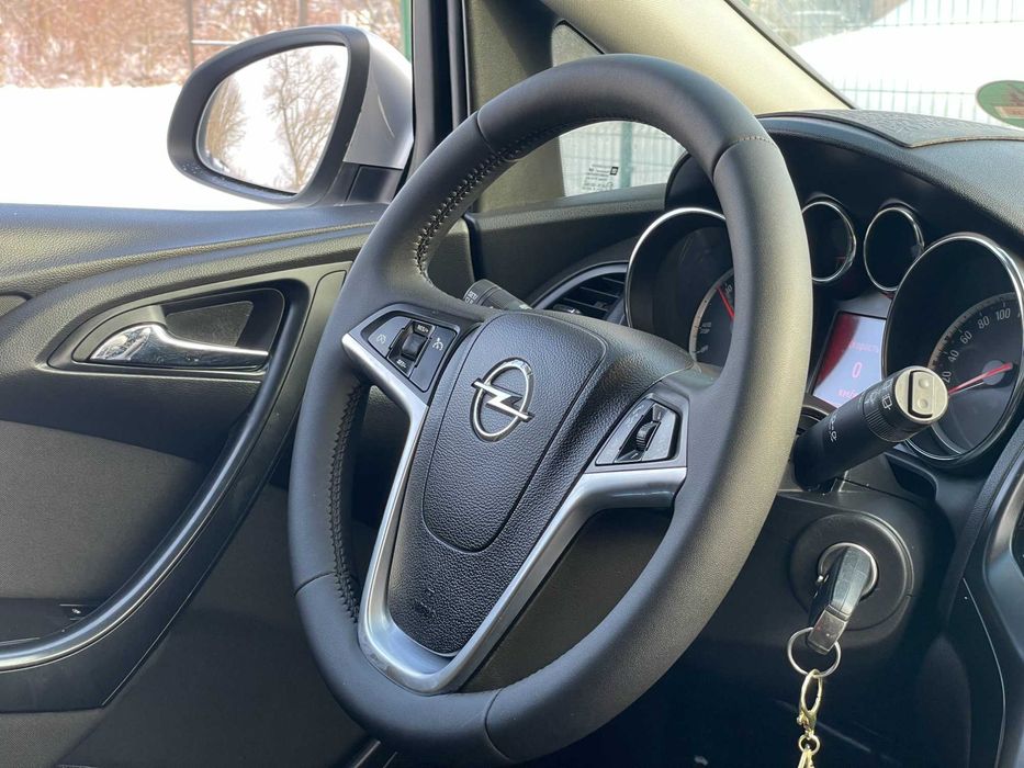 Opel Astra 2011 дизель