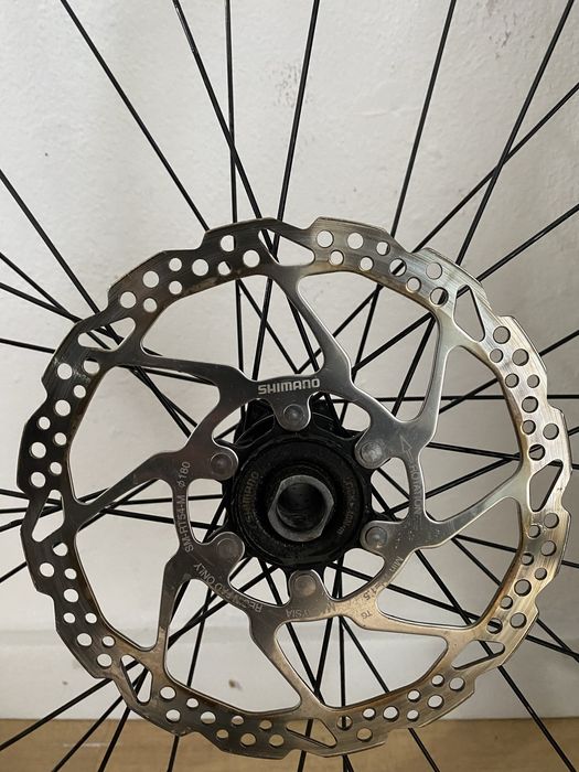 Vendo roda aro 29 dianteira