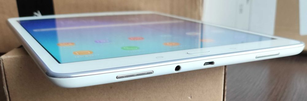Планшет Samsung Galaxy Tab A, SM-T555, WiFi та 4G.