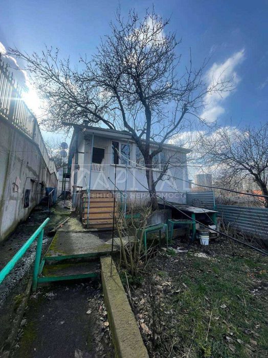 Продаю будинок з ділянкою 6 соток пров. Голосіївський 10а Деміївська