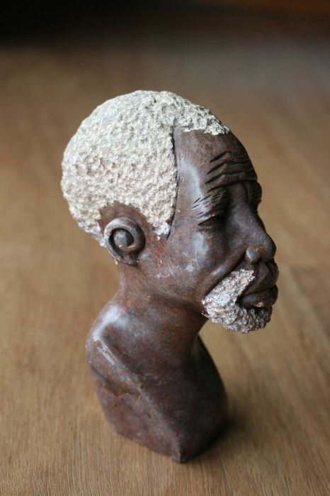 Arte africana – Escultura/busto em pedra-sabão - África do Sul