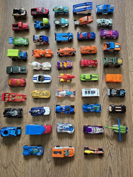 Машинки hot wheels
