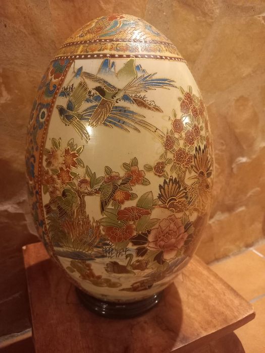 Grande e imponente ovo oriental Satsuma