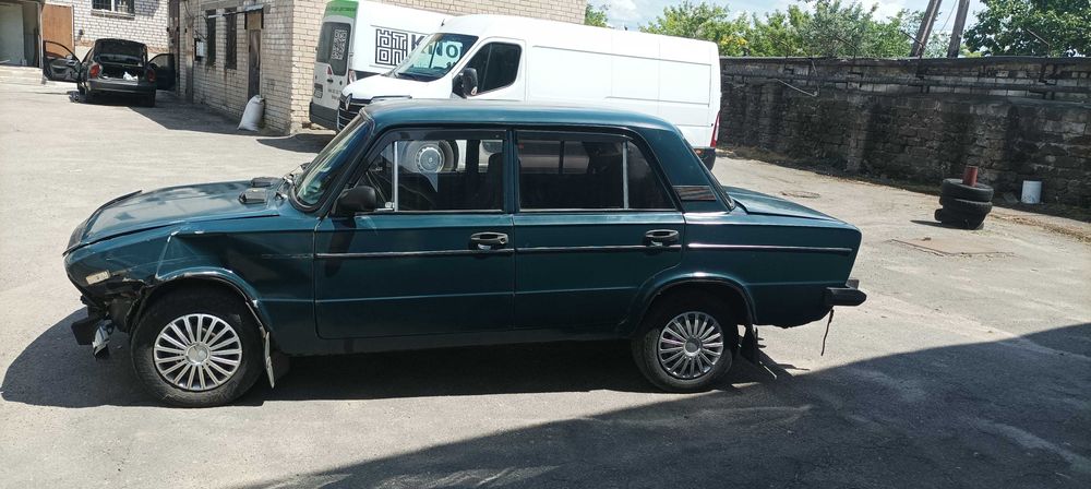 Автомобіль ВАЗ 2106