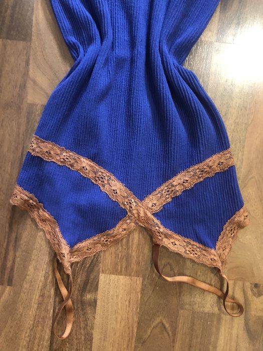 міні сукня в в рубчик Urban Outfitters shein