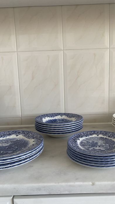 serviço de loiça Royal Art – Staffordshire (England).