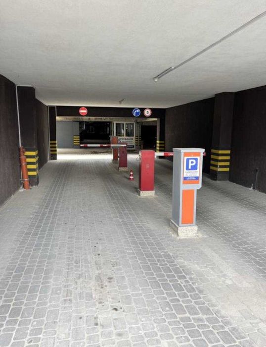 Продається 1-кімнатна  квартира в Центрі.