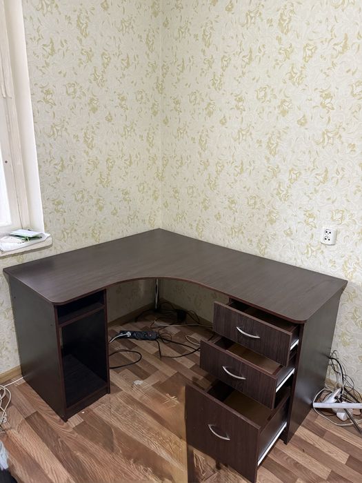 Стол компьютерный угловой