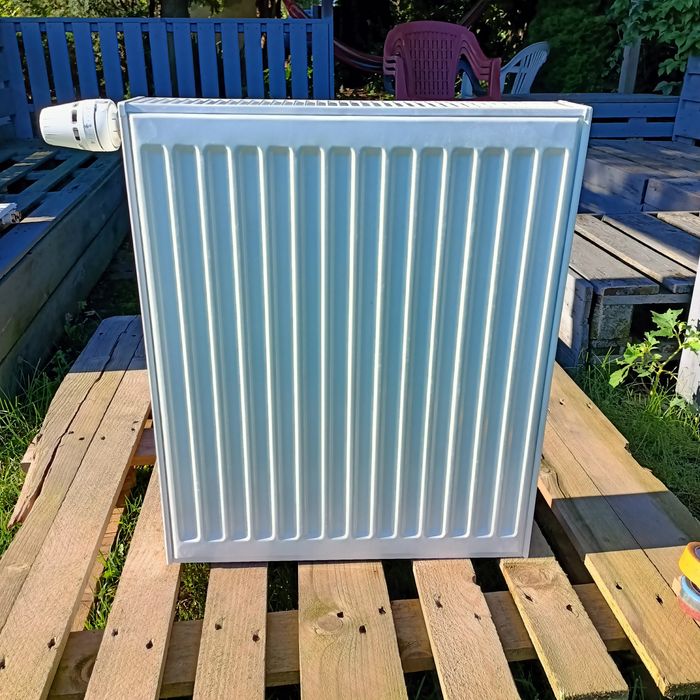 Grzejnik Purmo z termostatem  ( 90x40/ 60x60/  60x50)