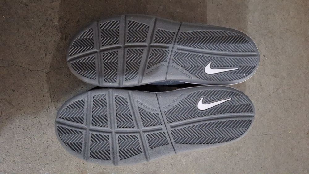 Vendo sapatilhas criança Nike.