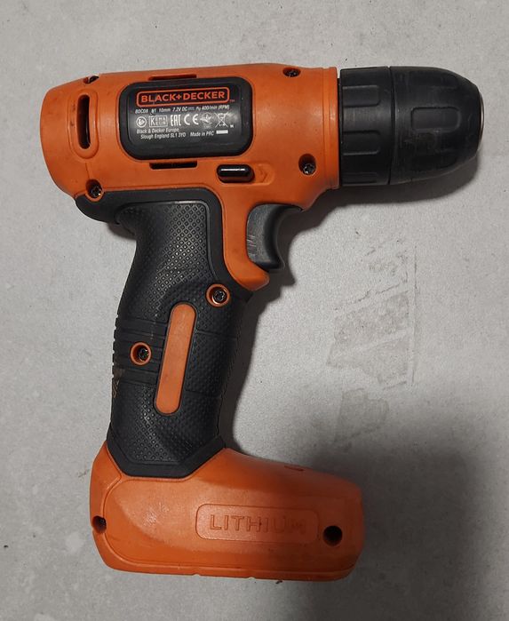 Wkrętarka wiertarka Black&Decker BDCD8 lekka i poręczna litowo jonowa