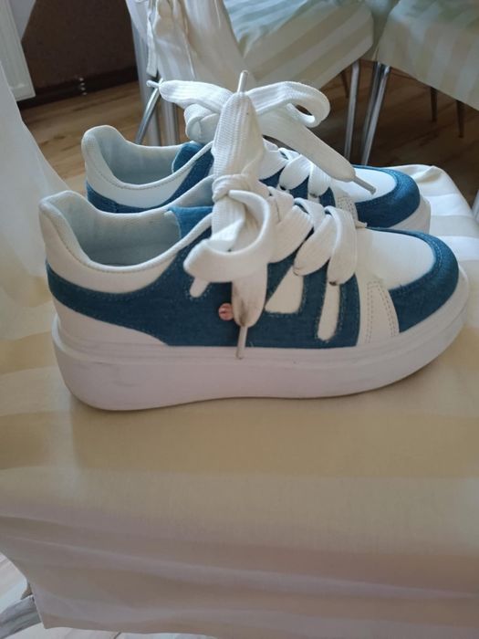 Snikersy raz założone 39 roz